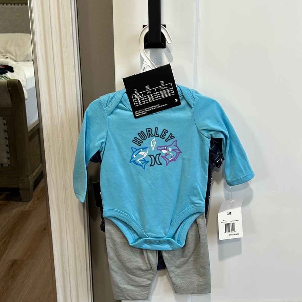Hurley 3 price outfit brand new 3-6